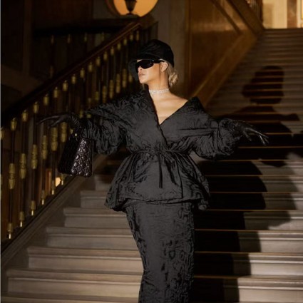 蕾哈娜优雅诠释迪奥真我香水新篇章