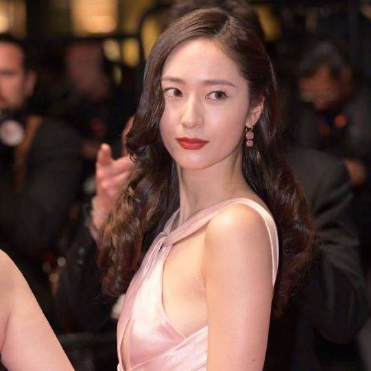 二代神颜再回归，她美得毫不费力？