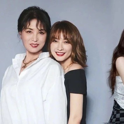 她不只是妈妈，还是长大的女孩