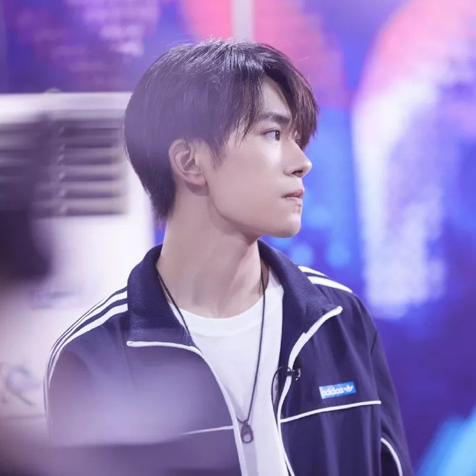 被爱豆回复微博、举手机一起合照，你有过追星的高光时刻吗？【芭姐日常】