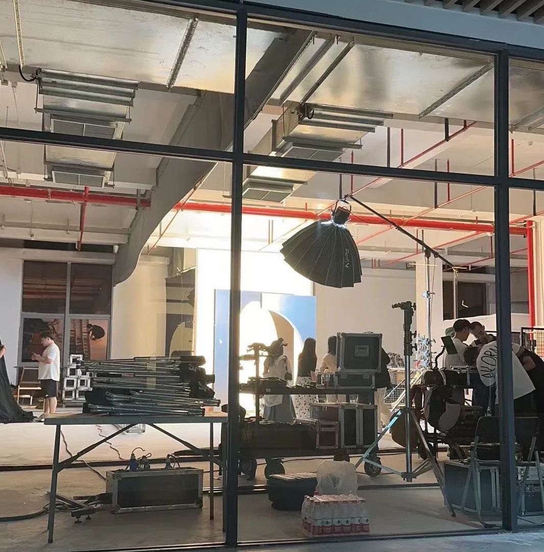 摊牌了，王嘉尔的火焰大片是这么拍的